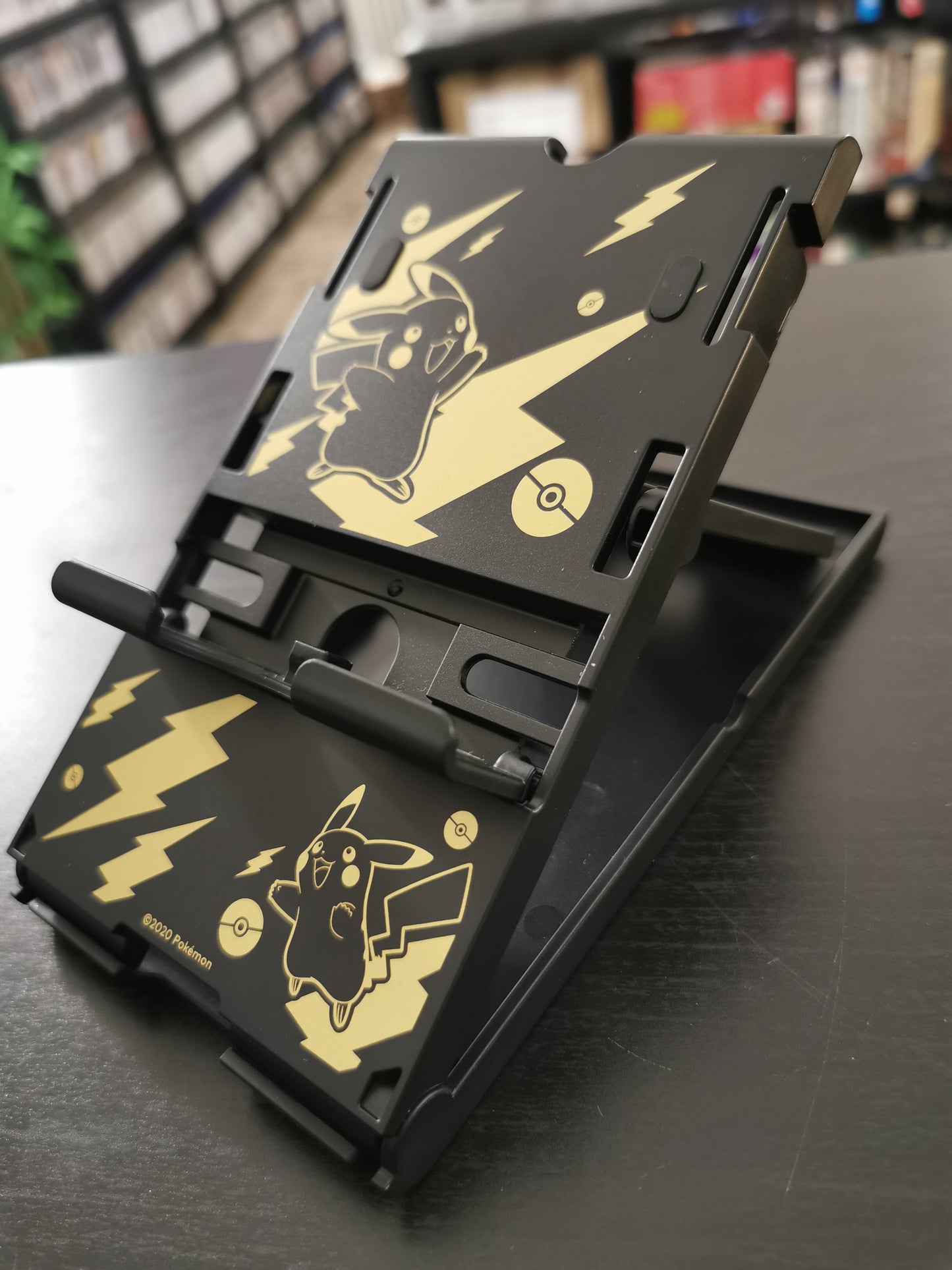Hori PlayStand - Pikachu Black & Gold - Nintendo Switch (Accessori)