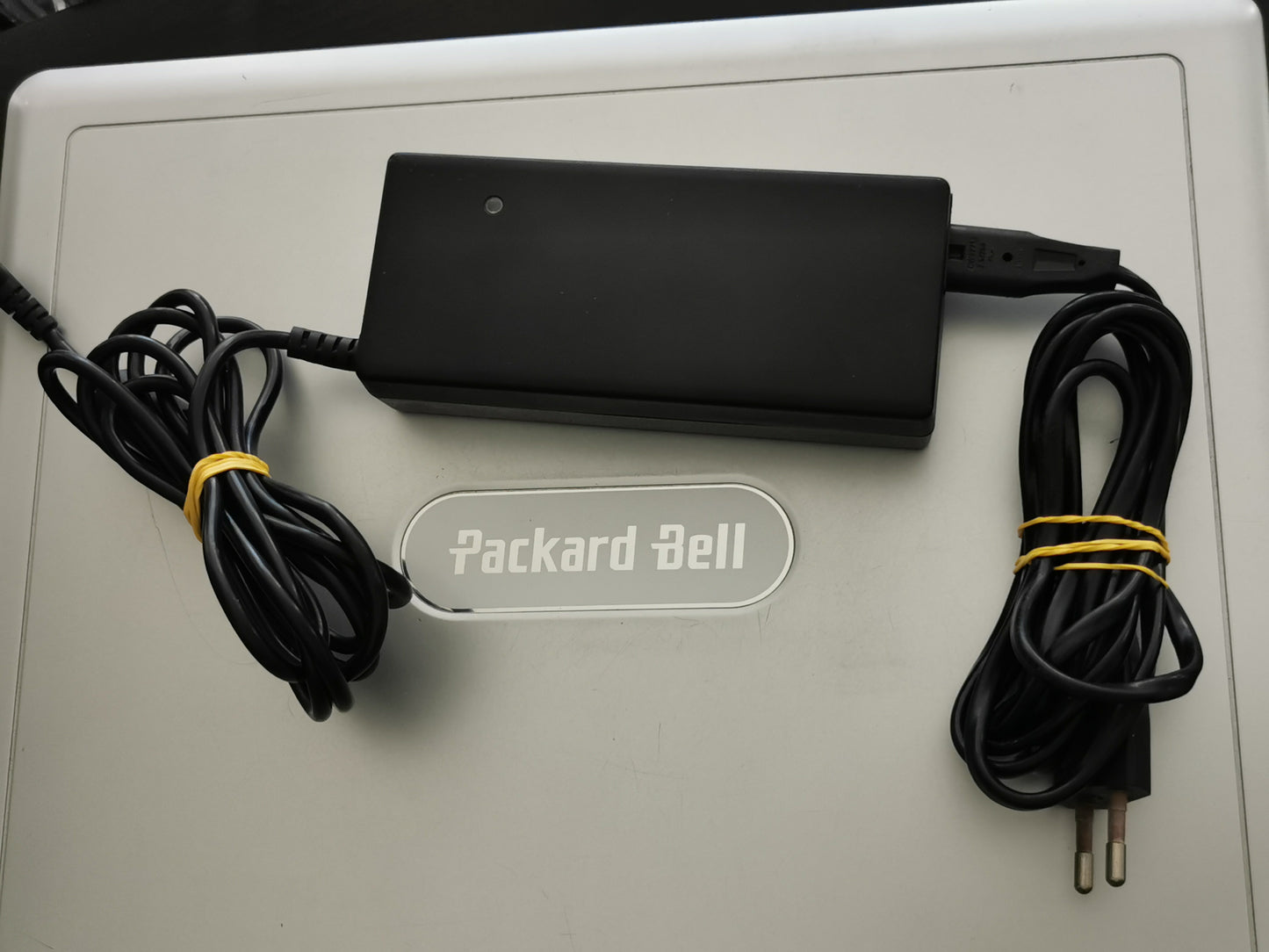 Packard Bell EasyNote E1275 (Windows XP)