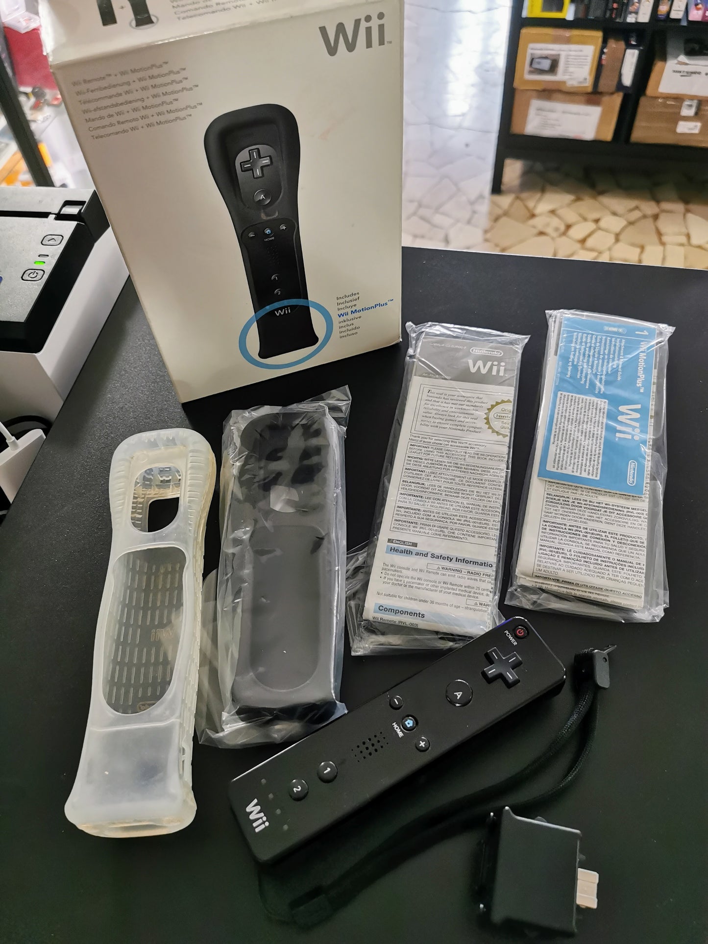 Telecomando Wii nero con Wii MotionPlus (Accessori)