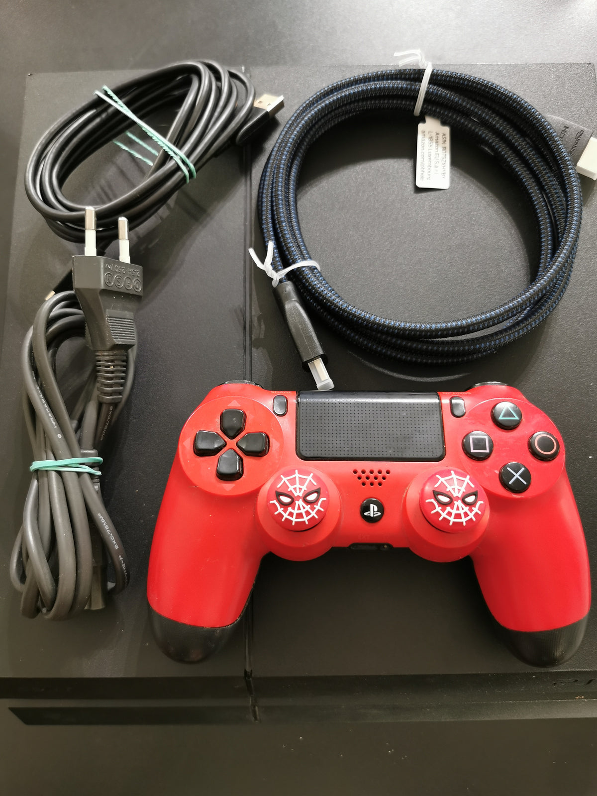Sony PlayStation 4 1TB CUH-1216B + Controller (PS4)