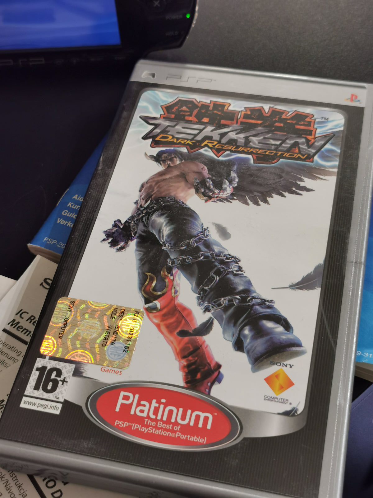Sony PSP-2004 Slim & Lite Piano Black – Tekken Dark Resurrection Platinum Edition (PSP)