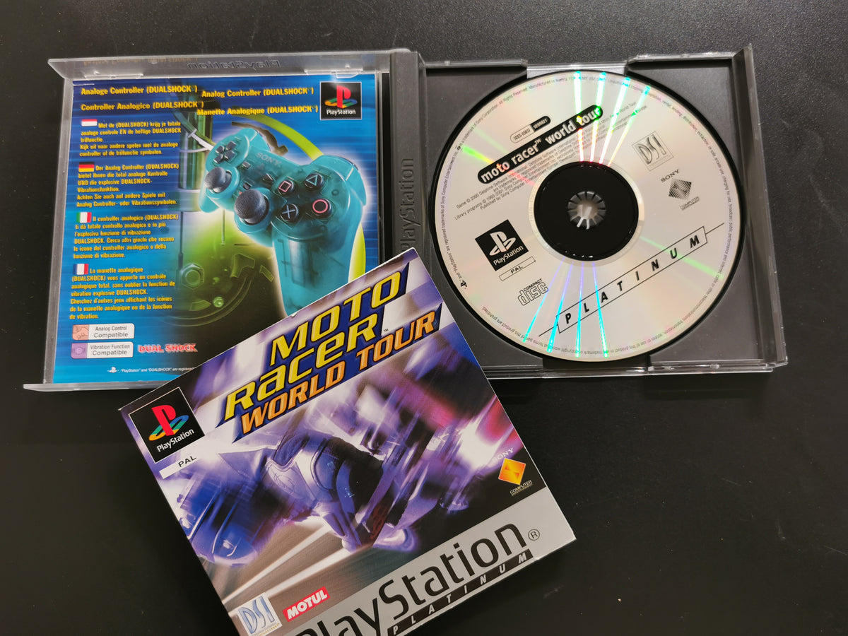 Moto Racer World Tour (PS1) - Platinum