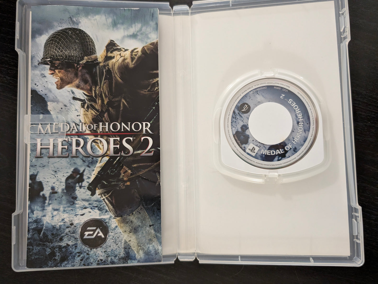 Medal Of Honor: Heroes 2 (PSP) - Essentials