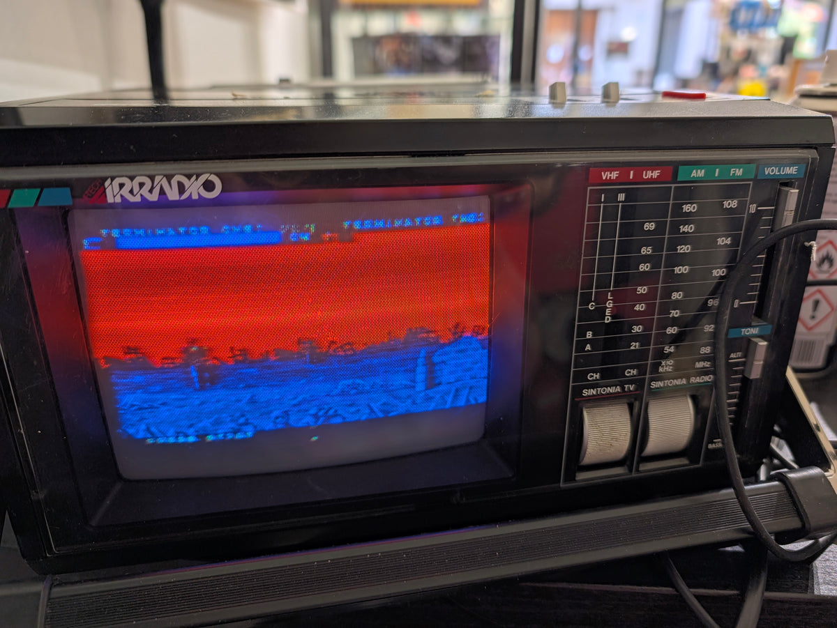 Irradio Scirocco PC-5 – TV Color 5,5" con Radio AM/FM