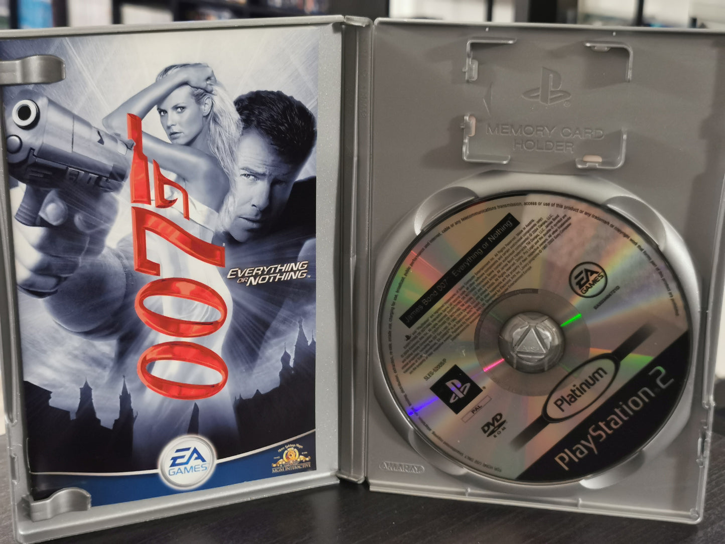James Bond 007: Everything or Nothing (PS2) - Platinum