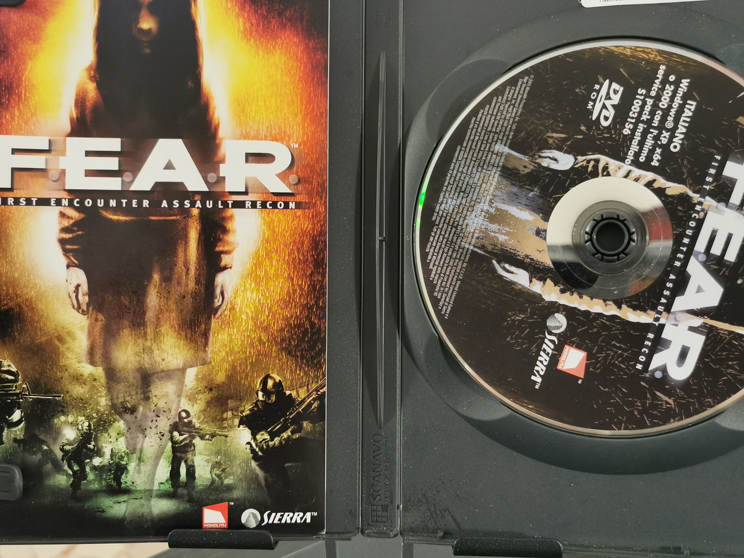 F.E.A.R. First Encounter Assaut Recon (PC)