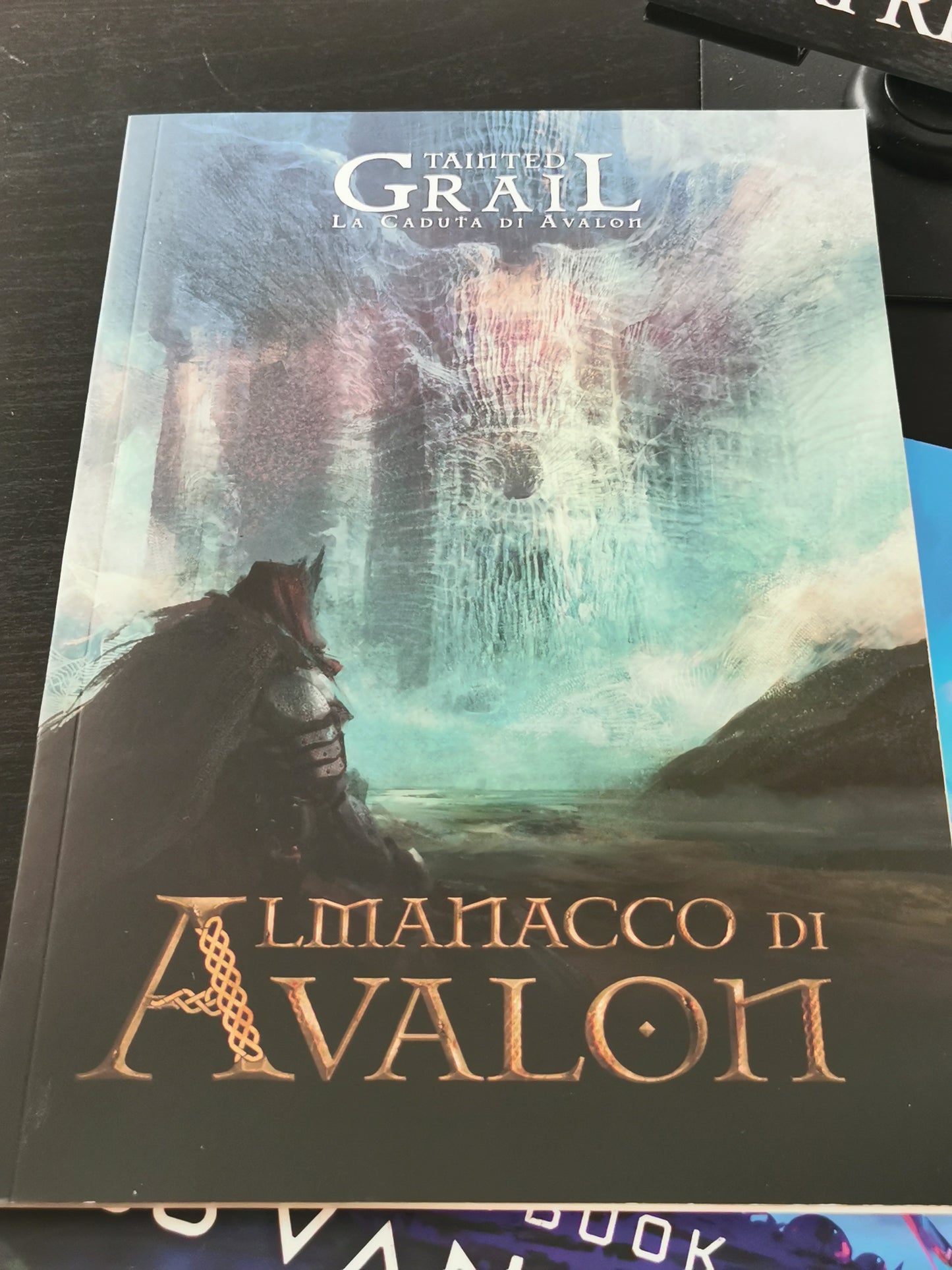 Tainted Grail: La Caduta di Avalon - ISS Vanguard – Surprise Box (Board Game)