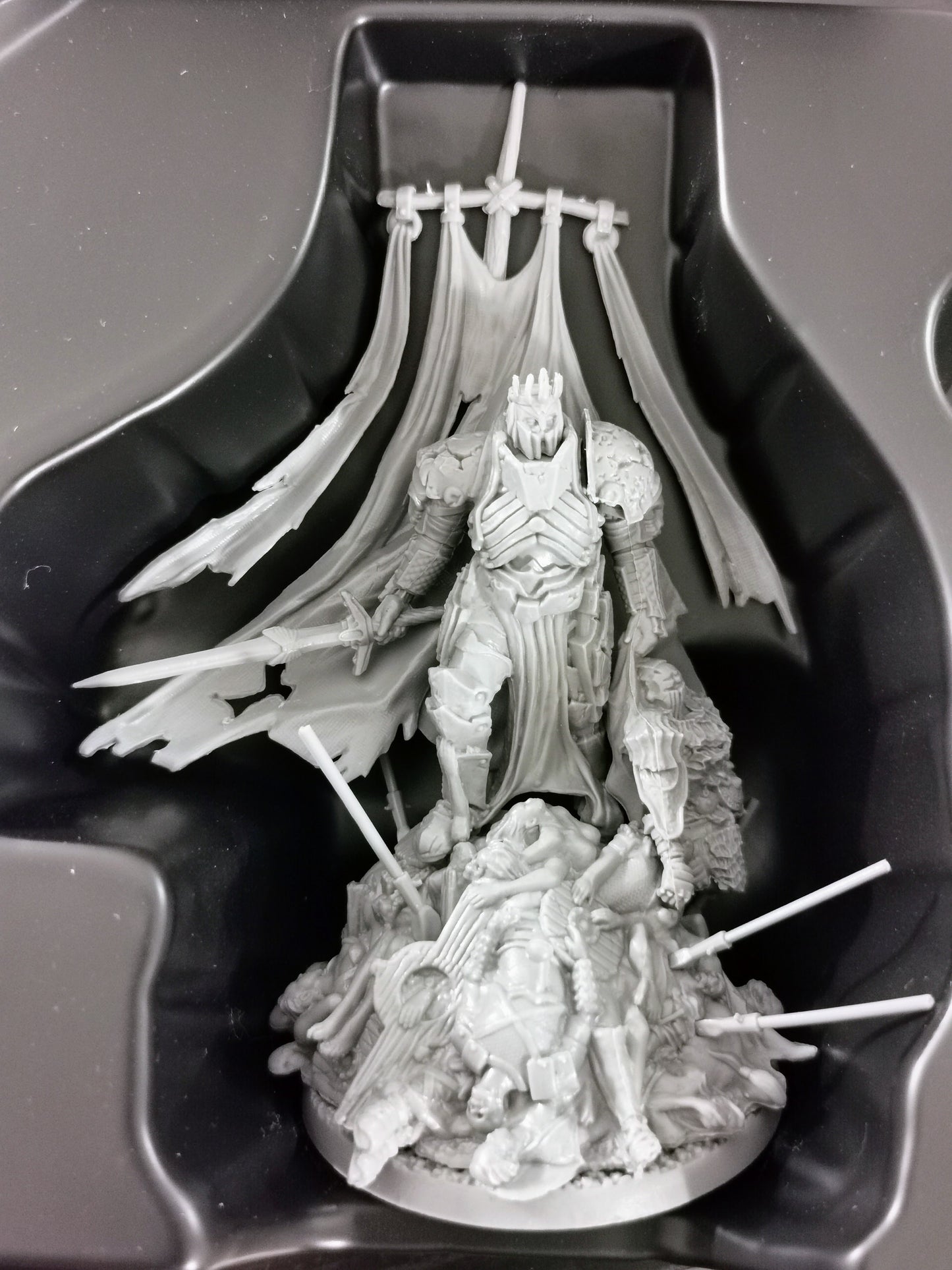 Tainted Grail – King Arthur Collectible Model