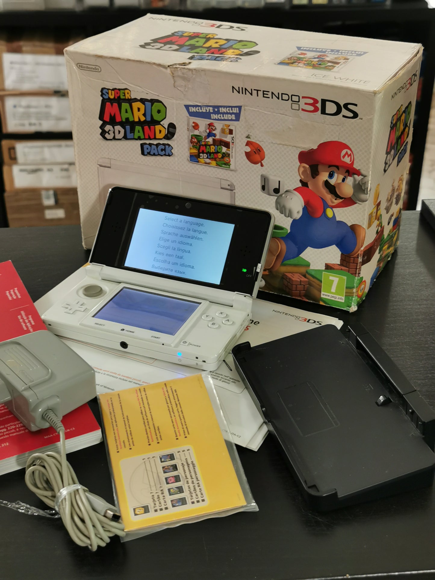 Nintendo 3DS Ice White – Super Mario 3D Land Pack (Console)