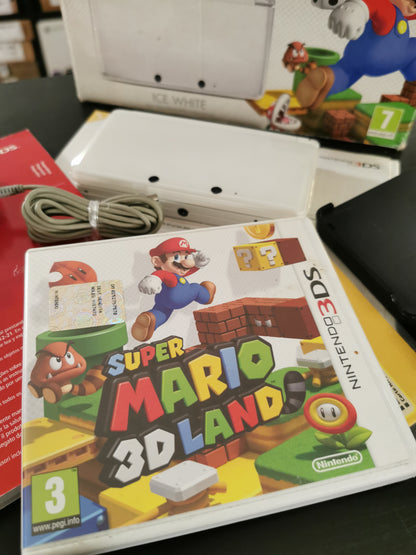 Nintendo 3DS Ice White – Super Mario 3D Land Pack (Console)