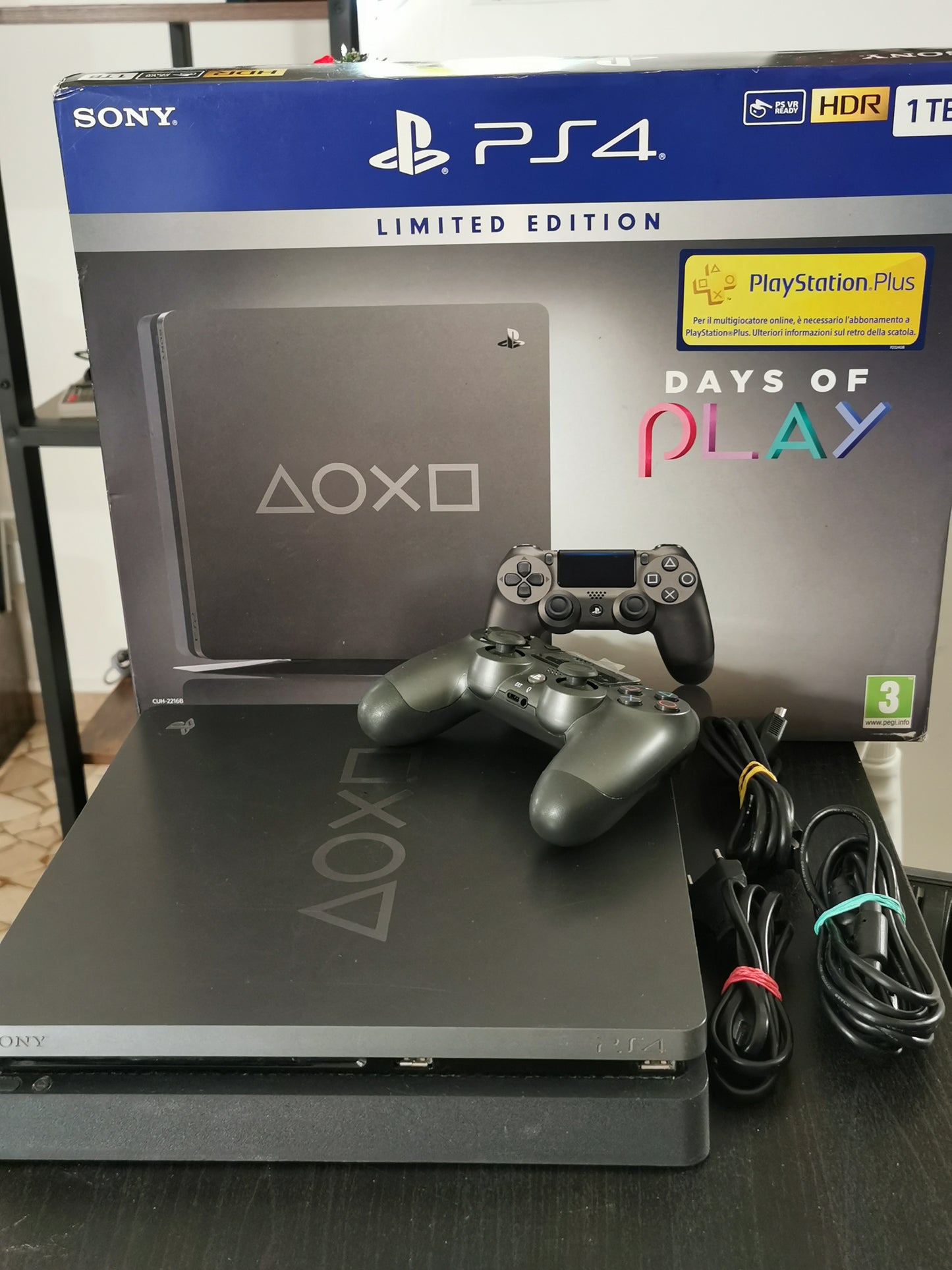 PlayStation 4 Days of Play Limited Edition (1 TB) (Console)