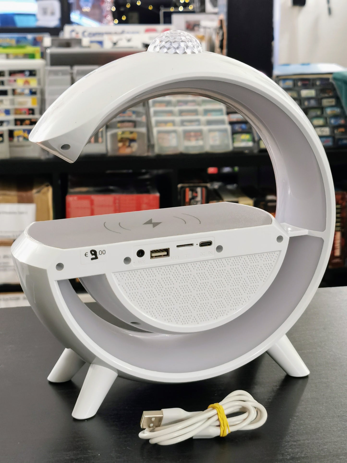 Lampada LED con Speaker Bluetooth e Ricarica Wireless – Modello G2388 (Accessori)