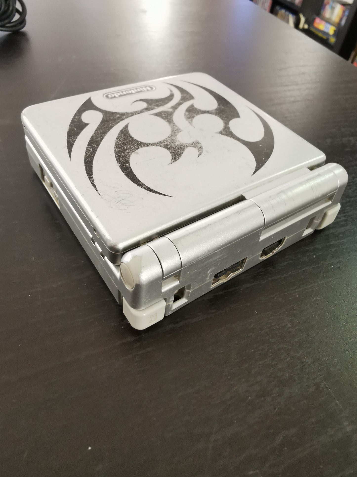 Nintendo Game Boy Advance SP – Edizione Tribal Argento (Console)