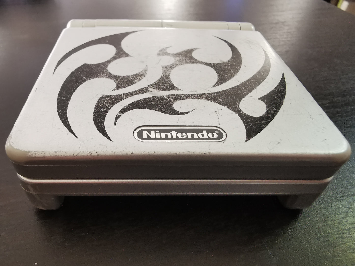 Nintendo Game Boy Advance SP – Edizione Tribal Argento (Console)