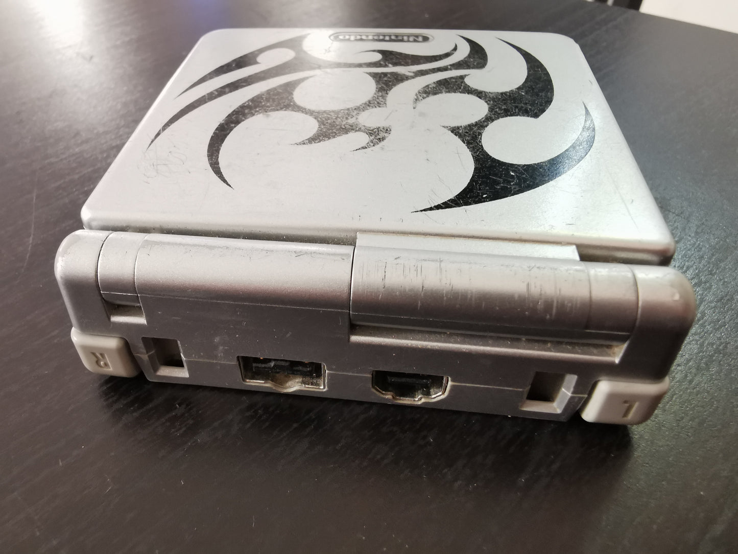 Nintendo Game Boy Advance SP – Edizione Tribal Argento (Console)