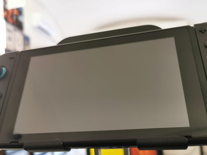 Nintendo Switch (Versione Standard) con Dock + Joy-Con LED