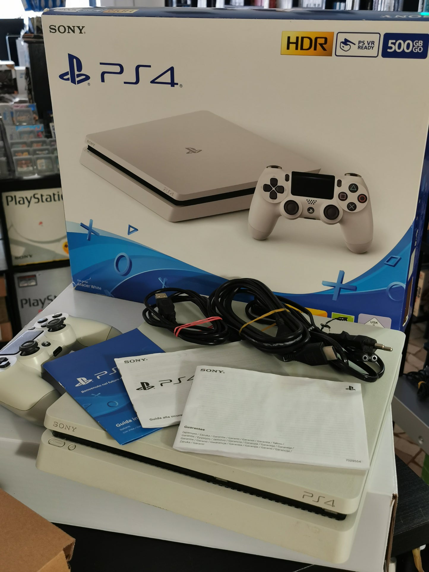 PlayStation 4 Slim 500GB Glacier White (PS4)