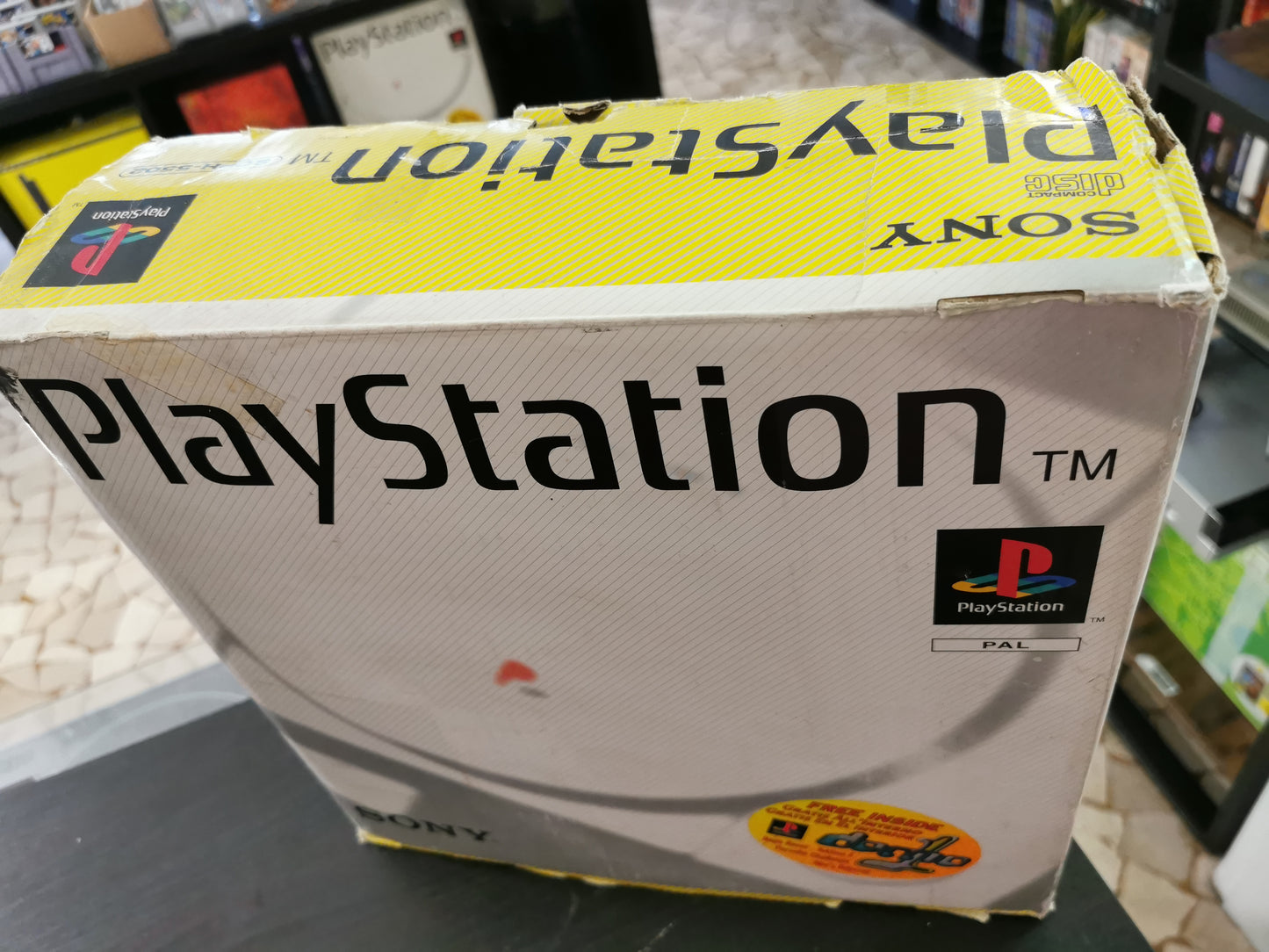 PlayStation (PS1) con scatola SCPH-5502