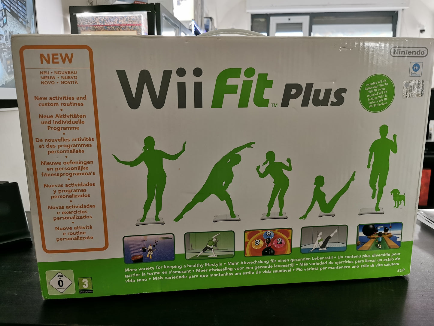 Wii Fit Plus + Wii Balance Board (Wii)