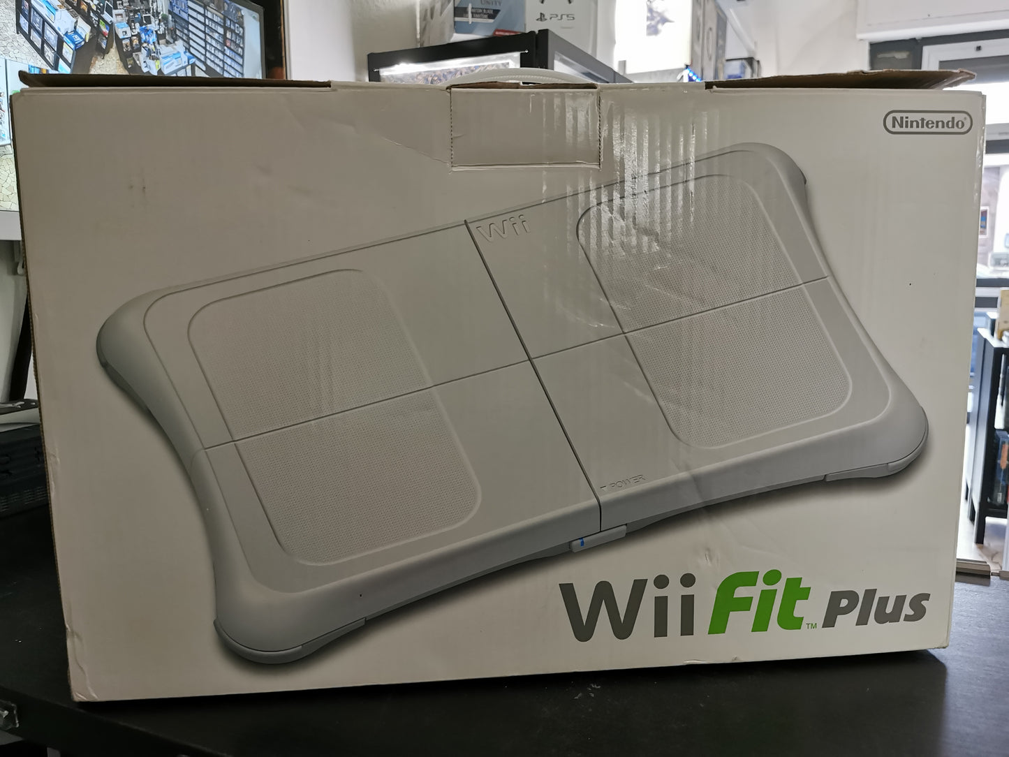 Wii Fit Plus + Wii Balance Board (Wii)