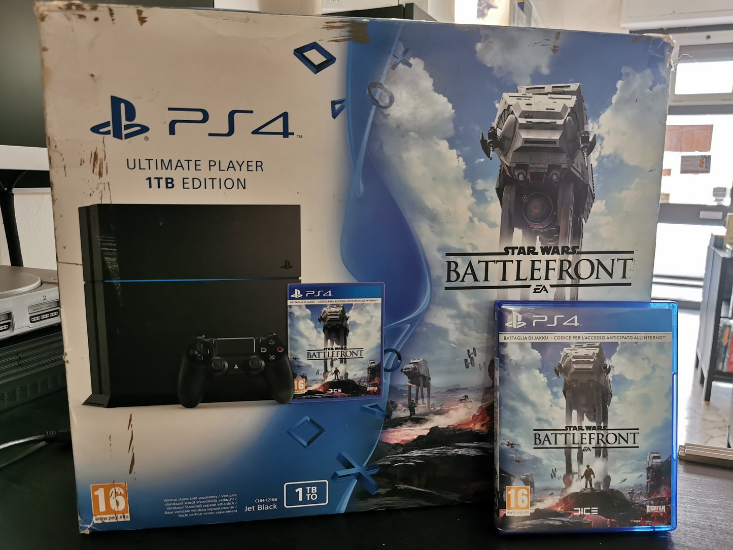 PlayStation 4 1TB Ultimate Player Edition + Star Wars Battlefront - Con scatola