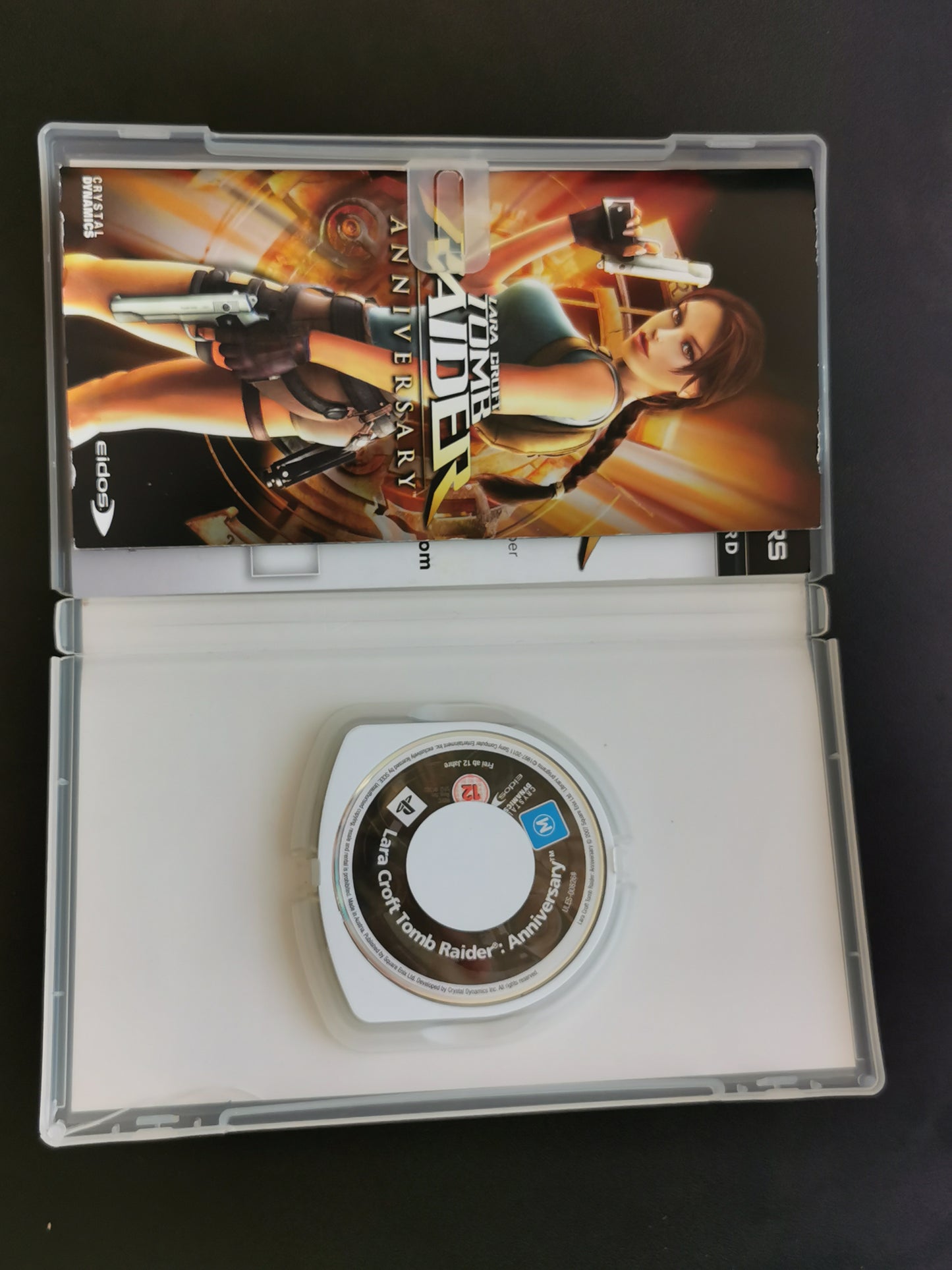Lara Croft Tomb Raider: Anniversary (PSP) - Essentials