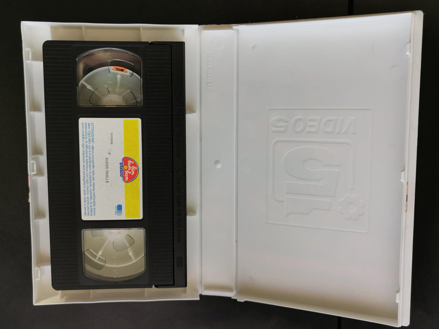 Super Trolls (VHS)