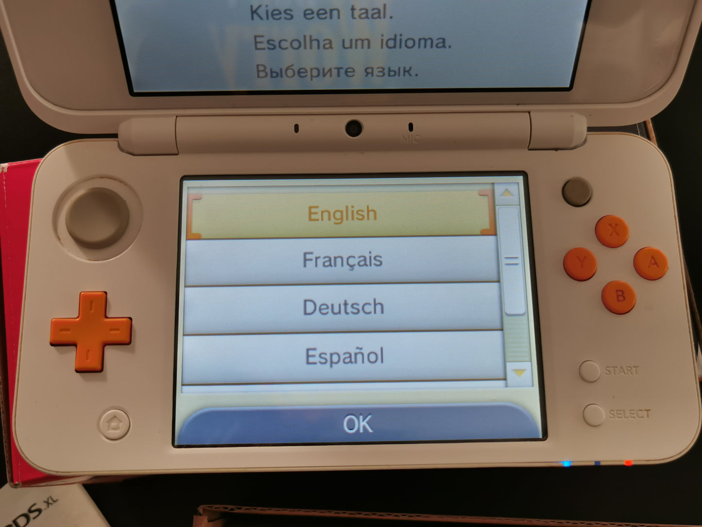 New Nintendo 2DS XL Bianco e Arancione (Console)