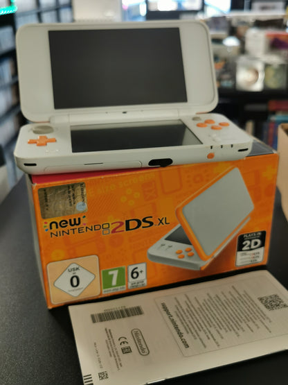 New Nintendo 2DS XL Bianco e Arancione (Console)