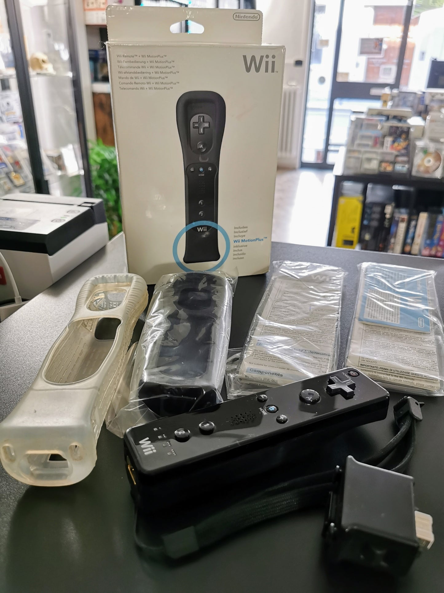 Telecomando Wii nero con Wii MotionPlus (Accessori)