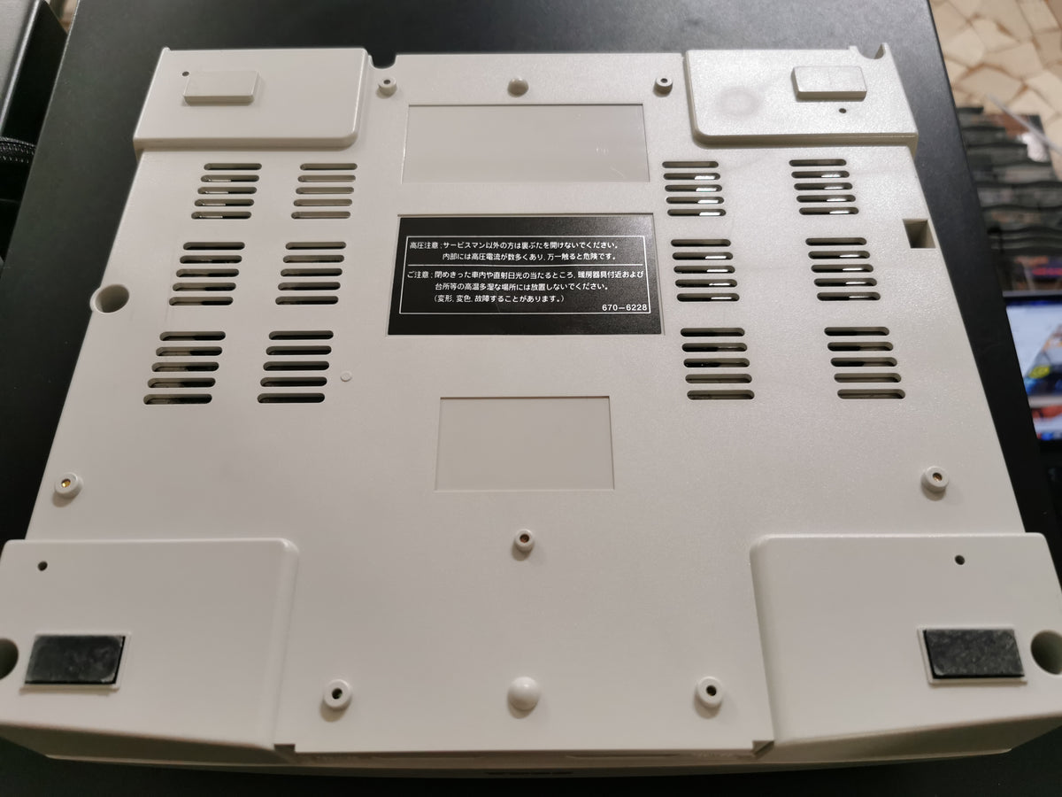 Sega Saturn HST-3220 White NTSC-J + Action Replay 4M Plus + 2 Controller