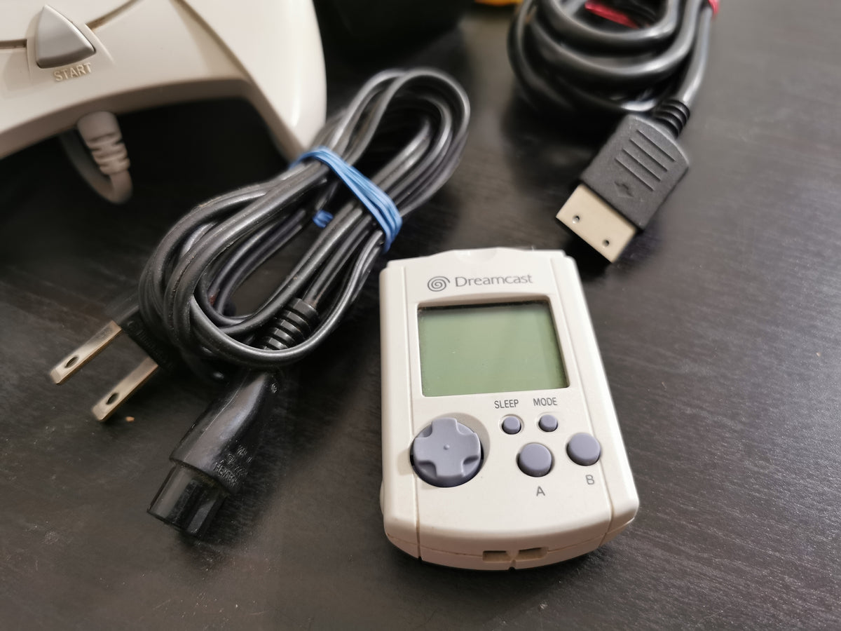 SEGA Dreamcast HKT-3010 NTSC-J Region Free + 2 Controller + VMU