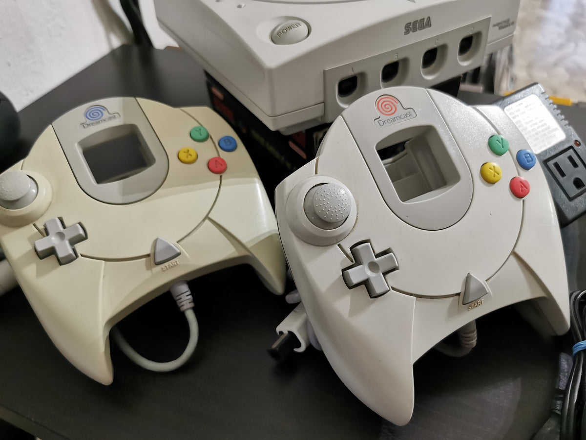 SEGA Dreamcast HKT-3010 NTSC-J Region Free + 2 Controller + VMU