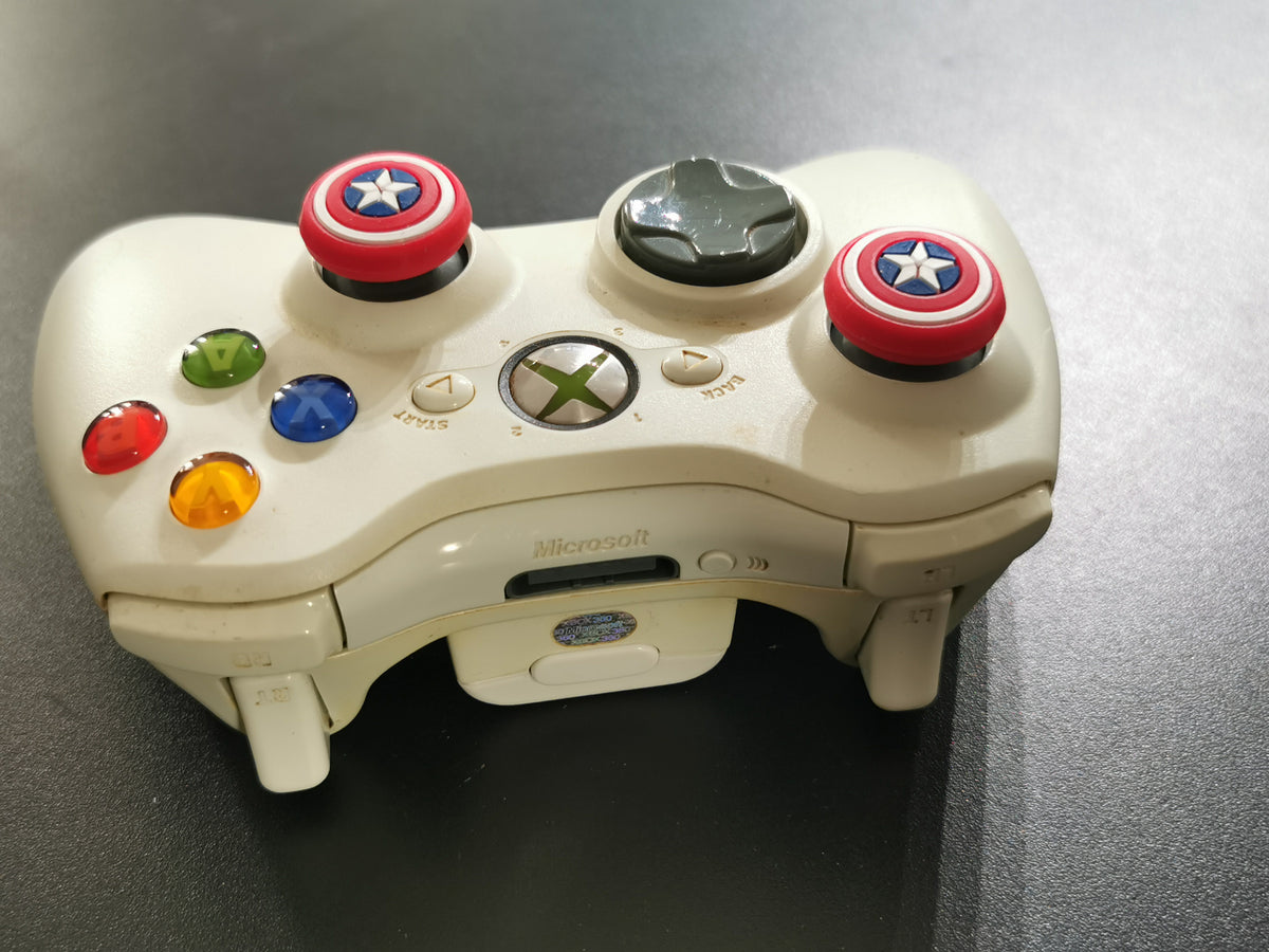 Controller Wireless Microsoft Xbox 360 Bianco con Copristick Captain America - K4M8