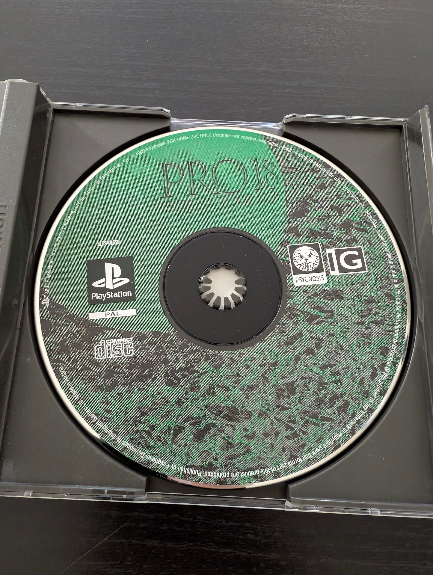 PRO 18 World Tour Golf (PS1)
