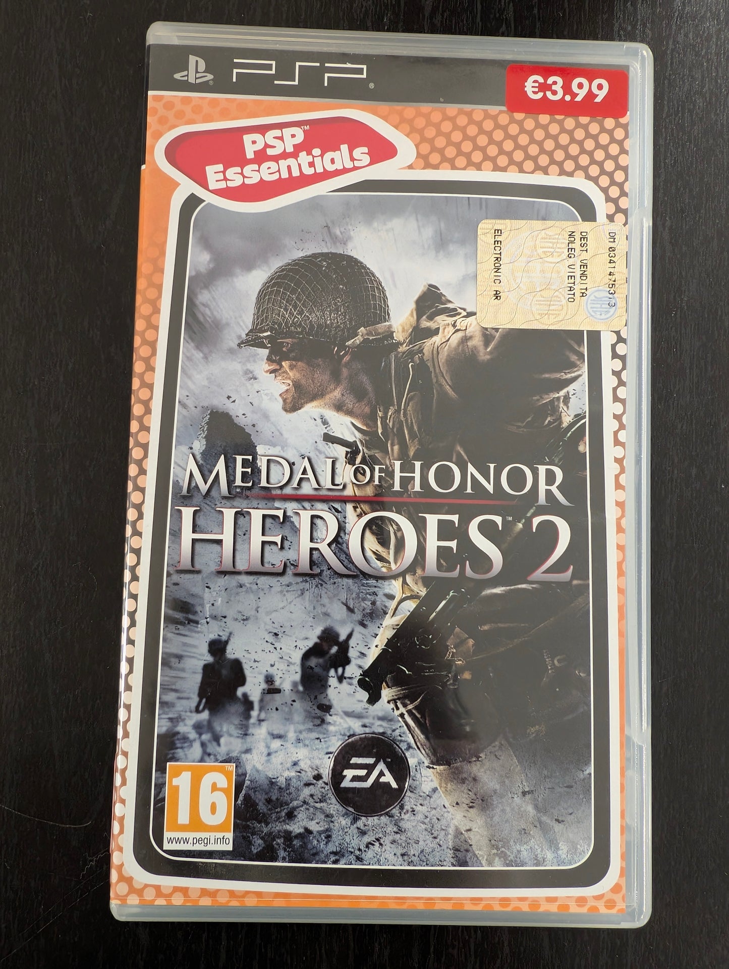 Medal Of Honor: Heroes 2 (PSP) - Essentials
